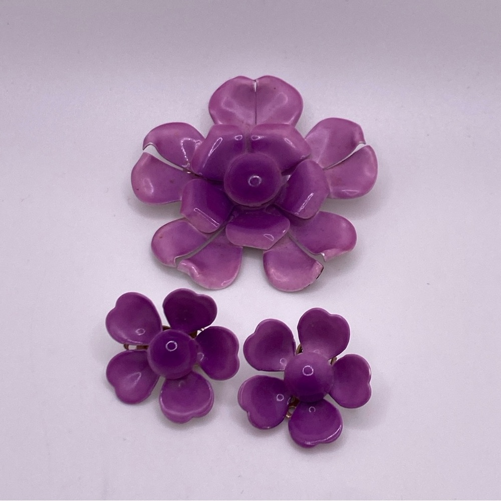 Vintage Metal Lavender Purple Enamel Brooch & Clip On Earring Set
